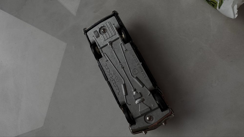 GAZ 13 CZAJKA model 1:43