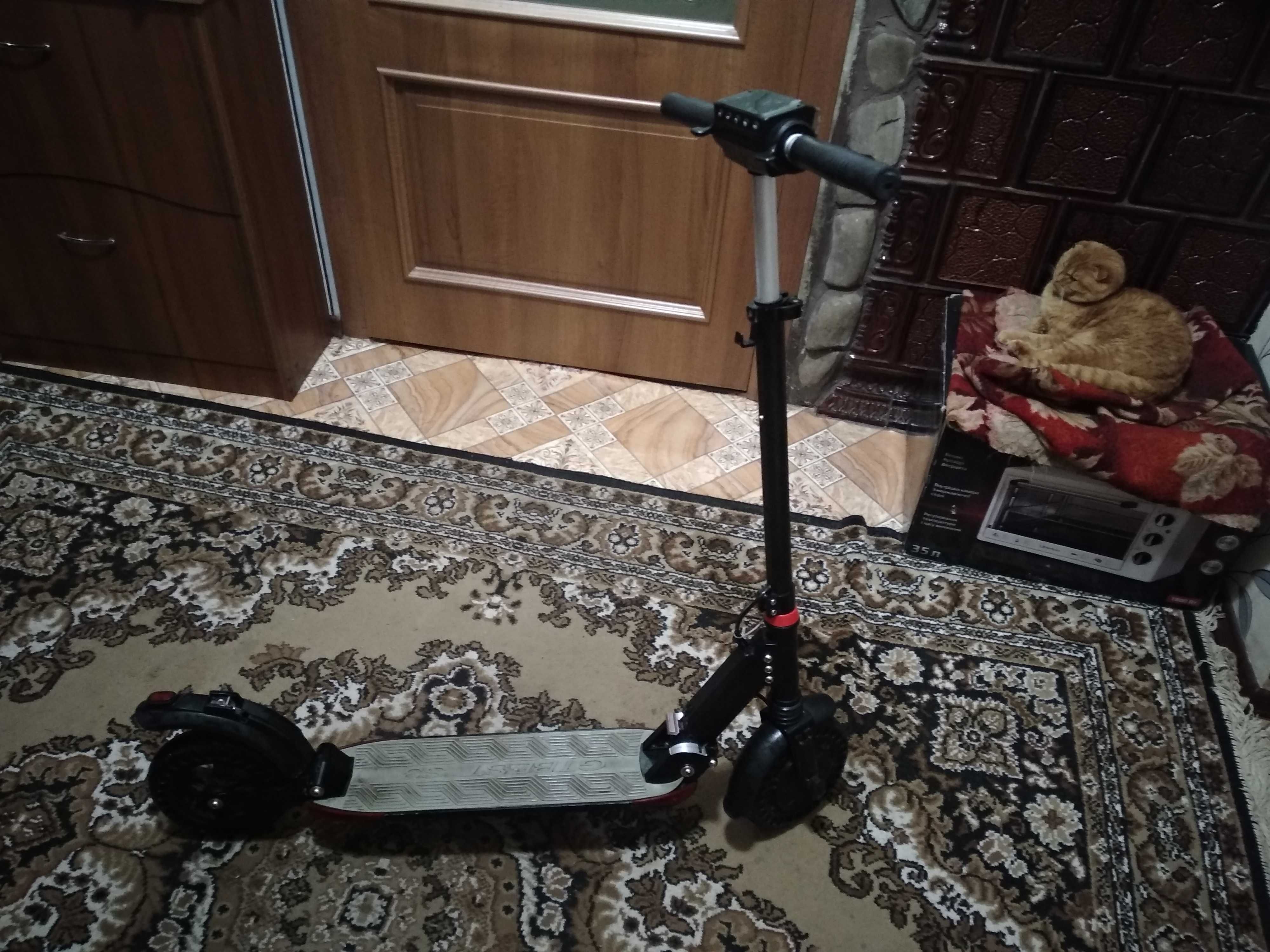 Продам електросамокат