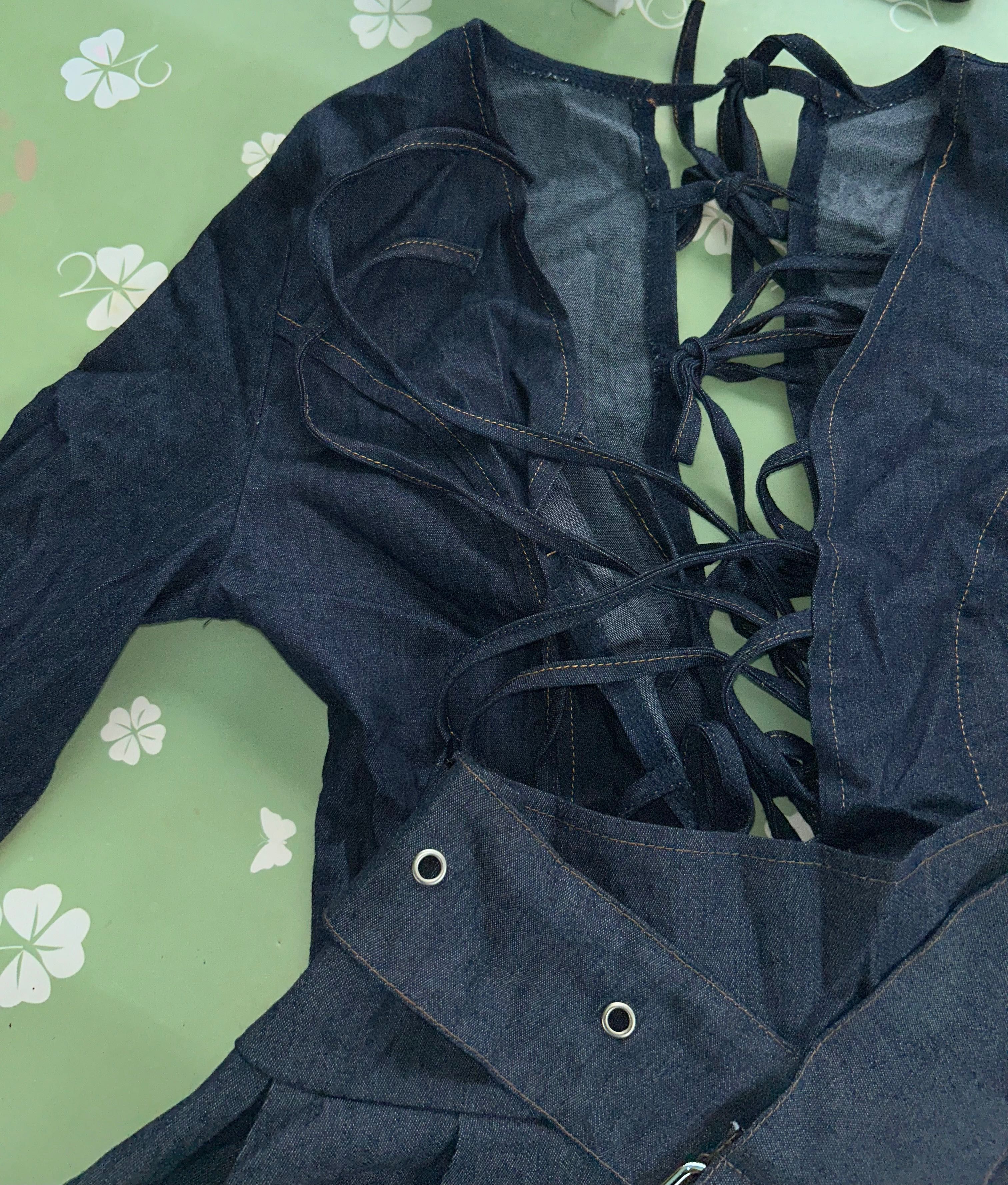Roupa, casaco e saia