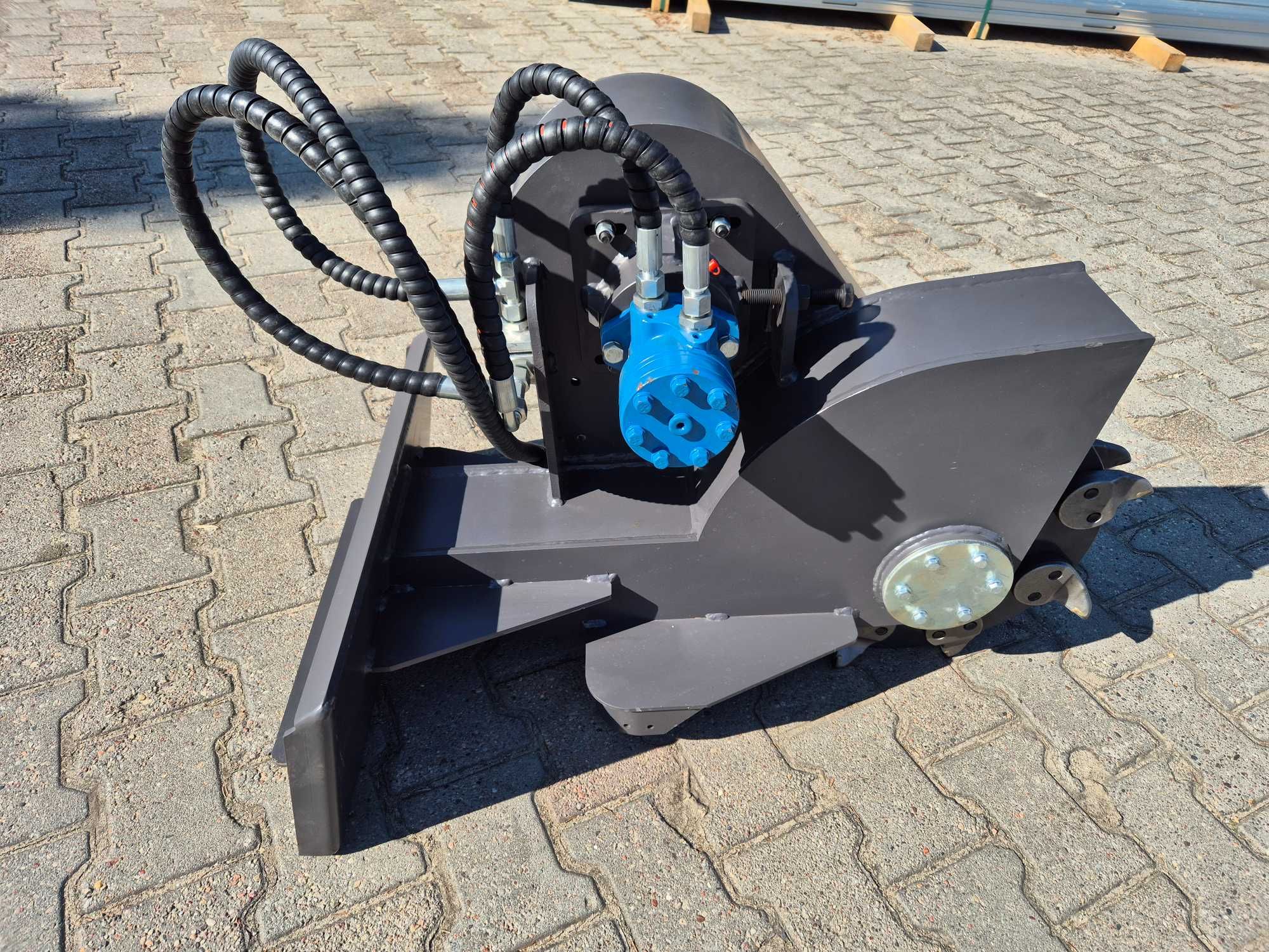 Frezarka hydrauliczna do pni, karczownik do mini-koparki lub skidsteer