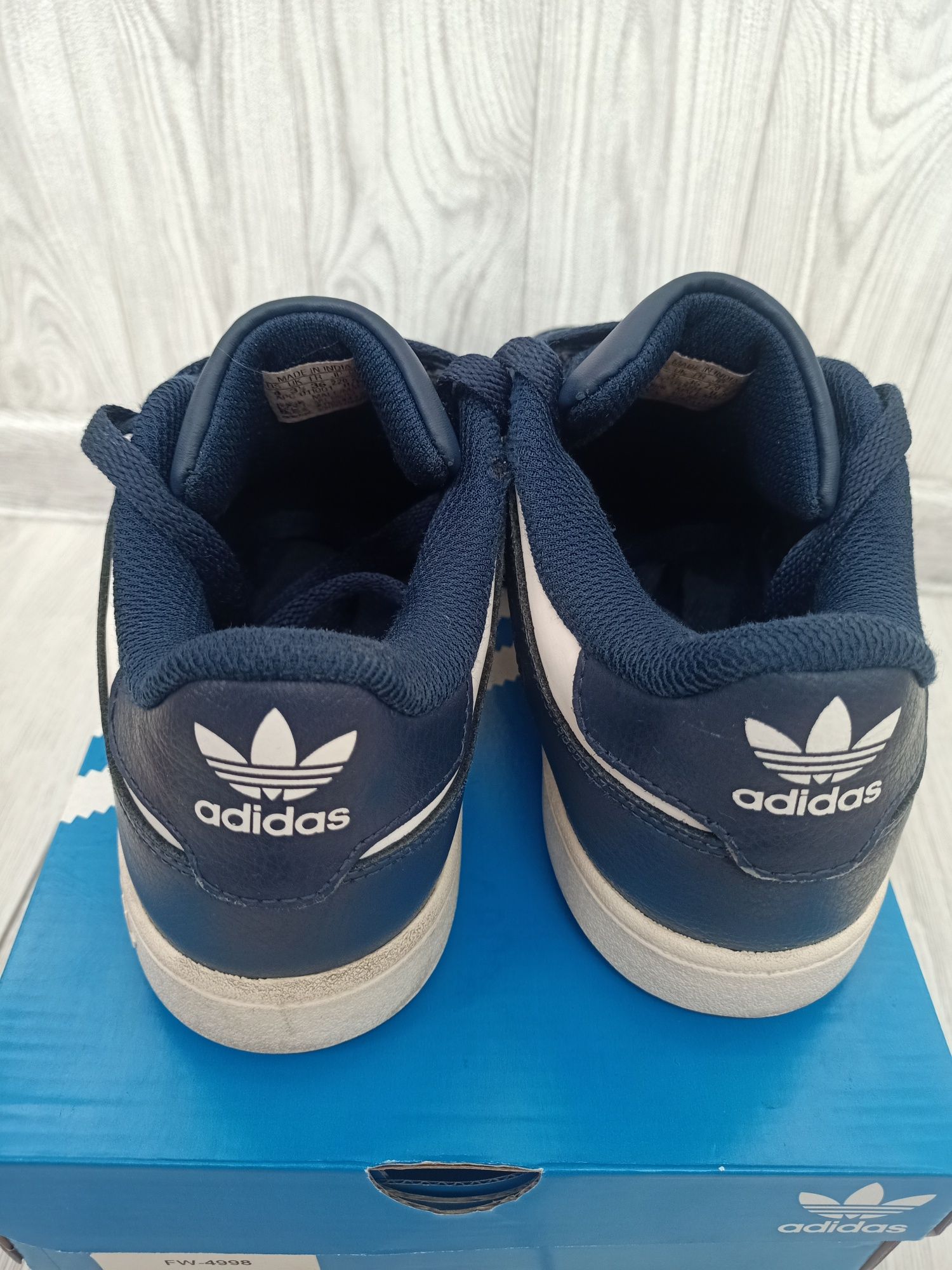 Кроссовки Adidas