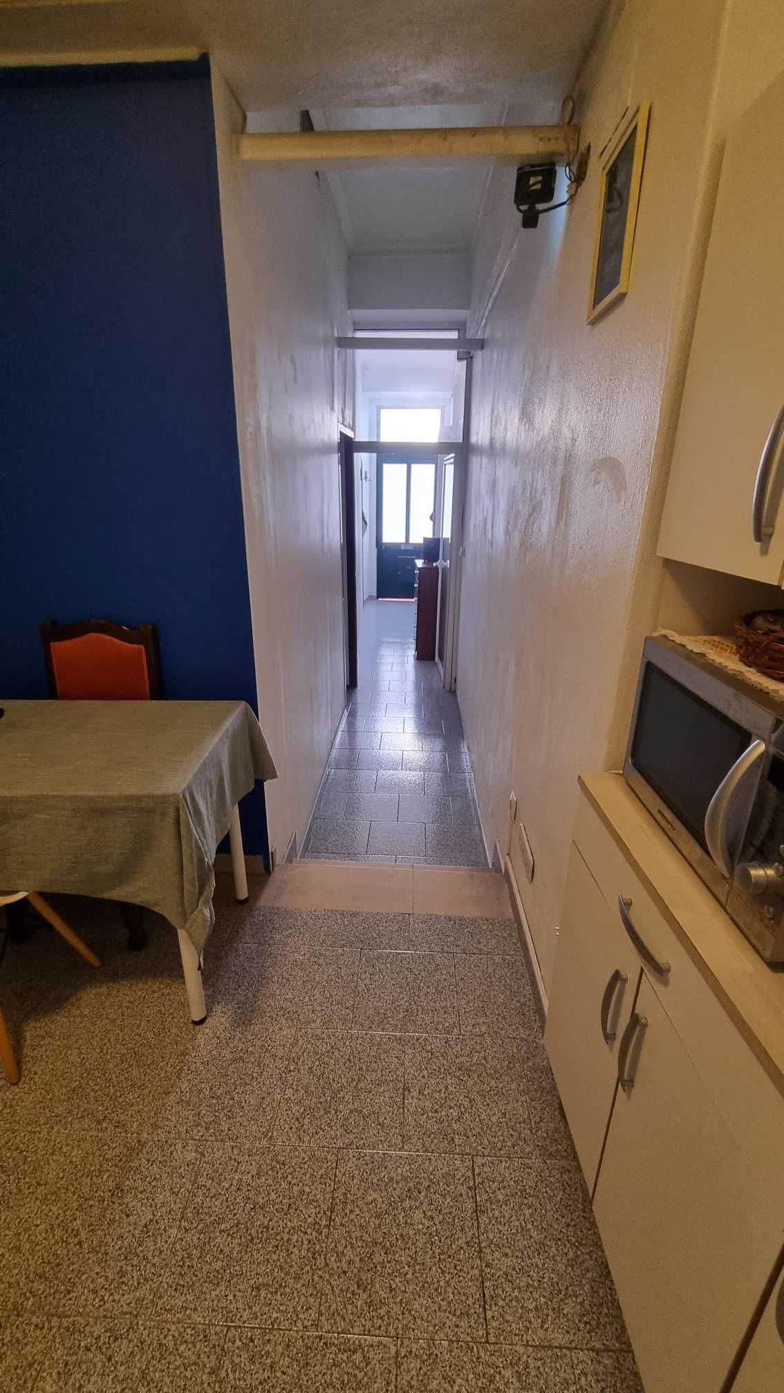 Apartamento T2 65m2 R/C junto a Comboio/Metro Santa Apolónia Lisboa