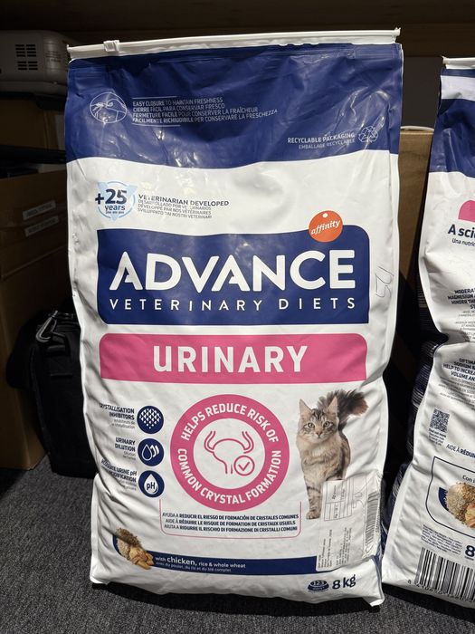 Ração gato Advance Urinary 2 sacos de 8kg cada