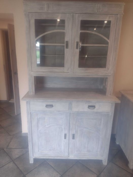 Kredens przedwojenny