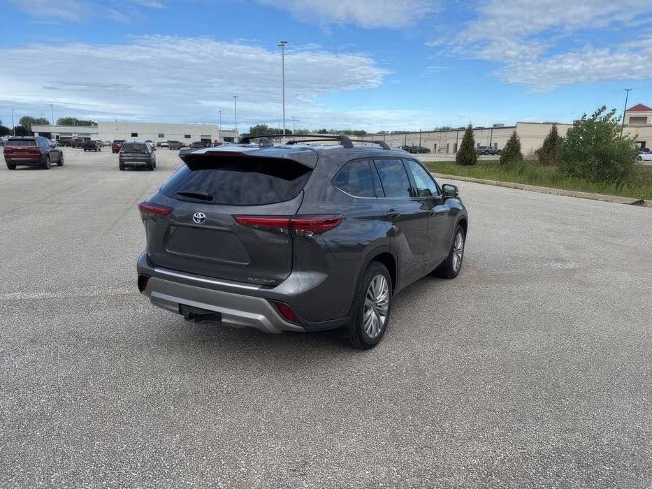 Toyota Highlander      2023
