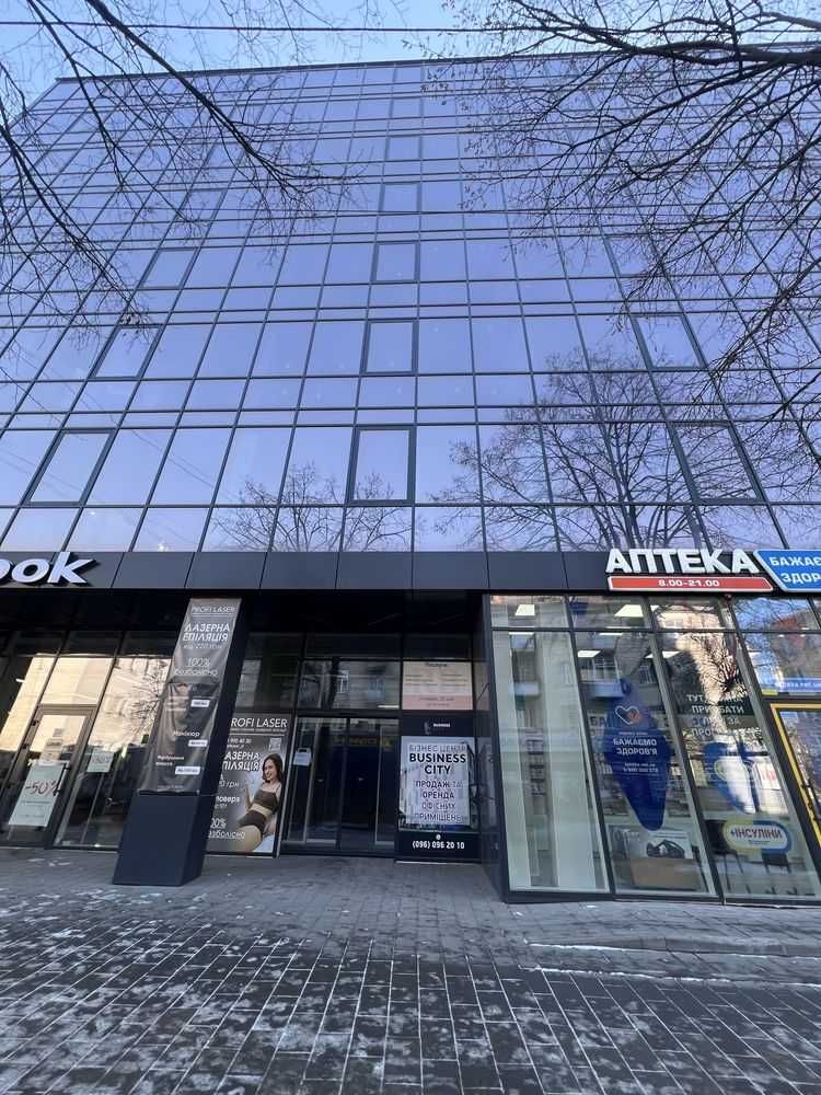 Продаж комерційного приміщення Фасад Центр Власник