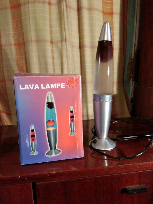 Лава лампа 36 см желтая с адаптером на обычную лампочку.