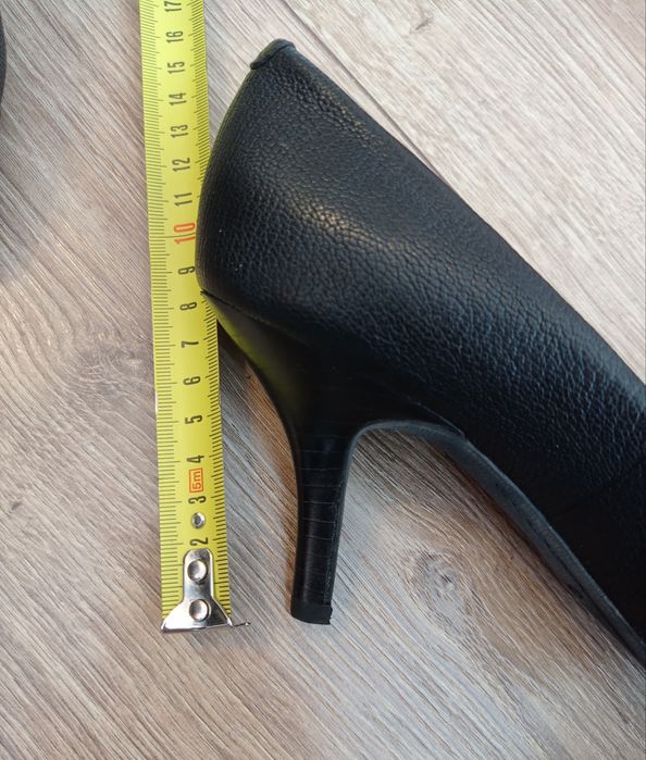 Нові шкіряні туфлі Geox устілка 22,5 см