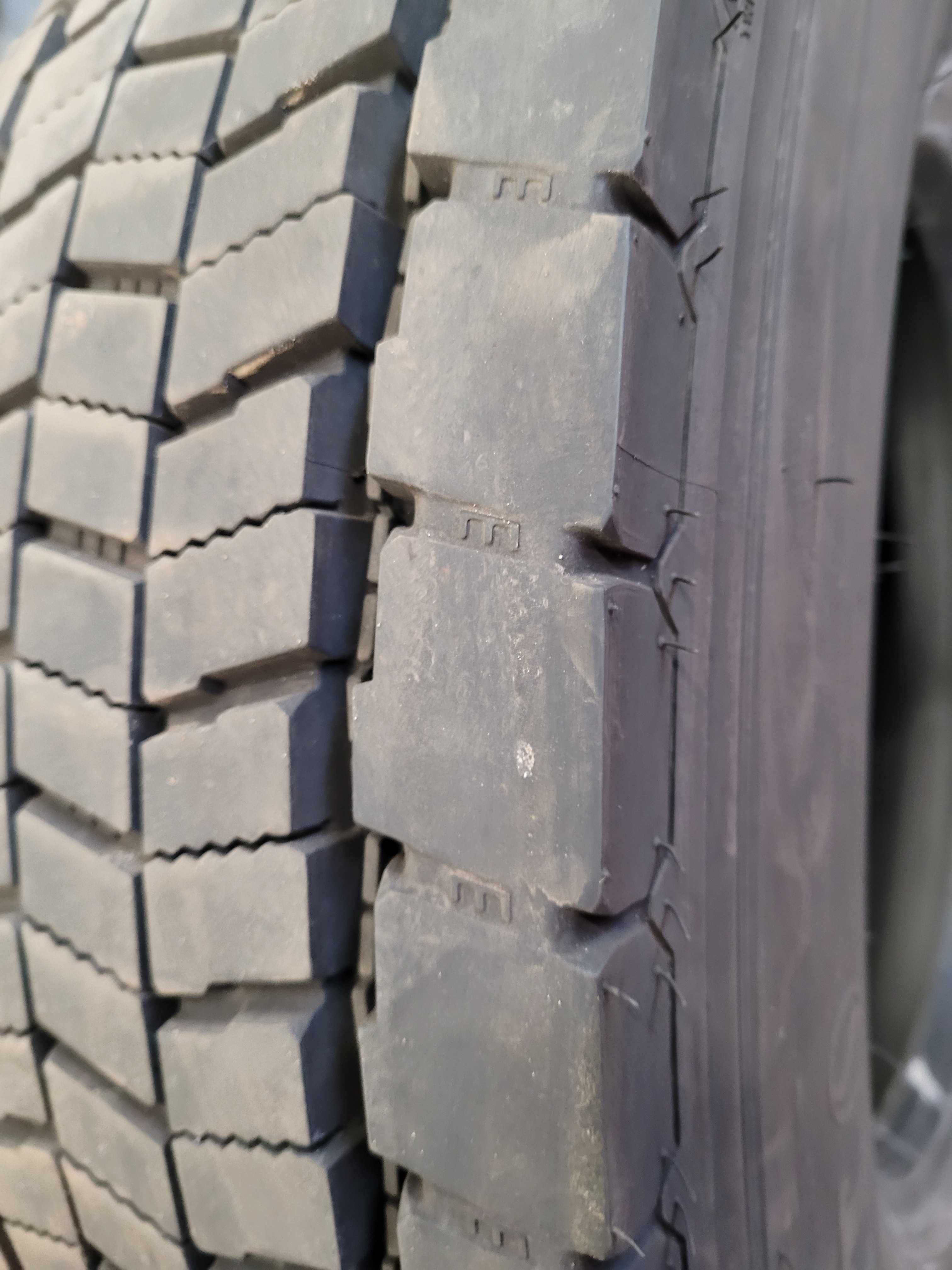 Opona semperit 235/75 r 17,5