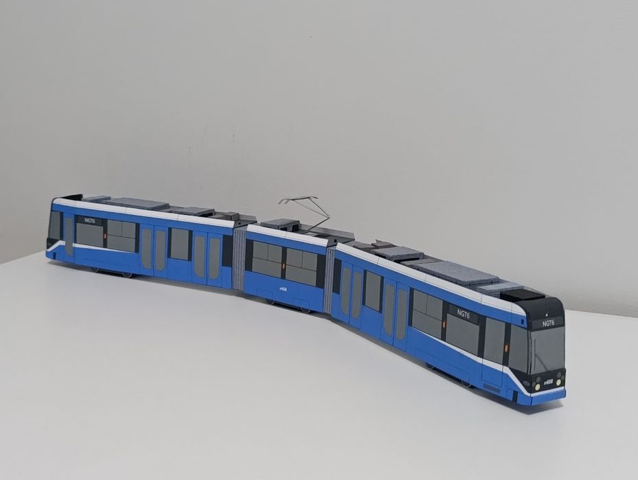 Bombardier NGT6-2 nowe malowanie MPK Kraków sklejony  Model kartonowy
