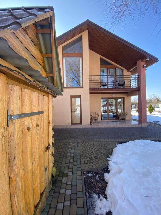 Будинок|Вілла в оренду на березі озера /10 осіб