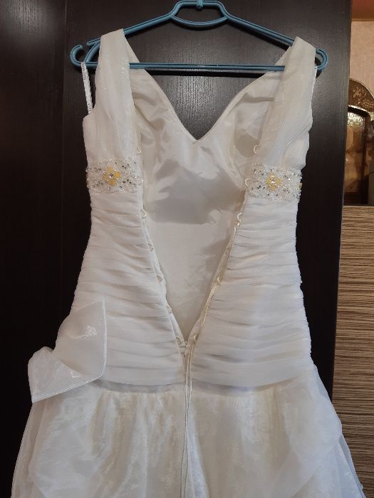 Свадебное платье цвет айвори раз. 42/44 rus Alice-fashion