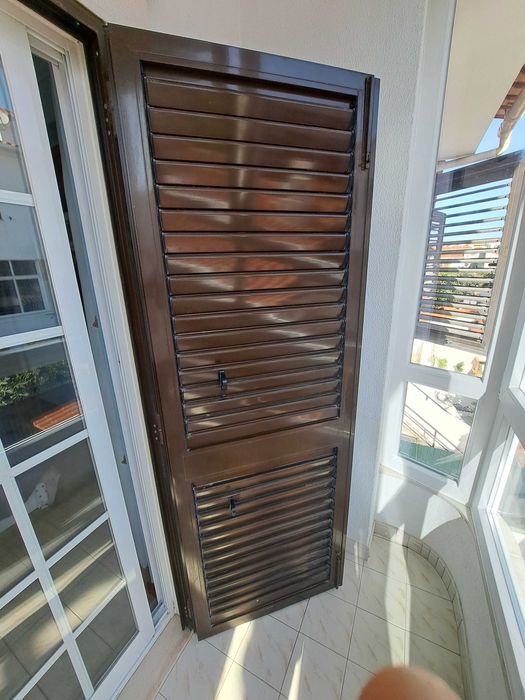 Portadas Alumínio + Portas de Correr Alumínio com vidro + Grade