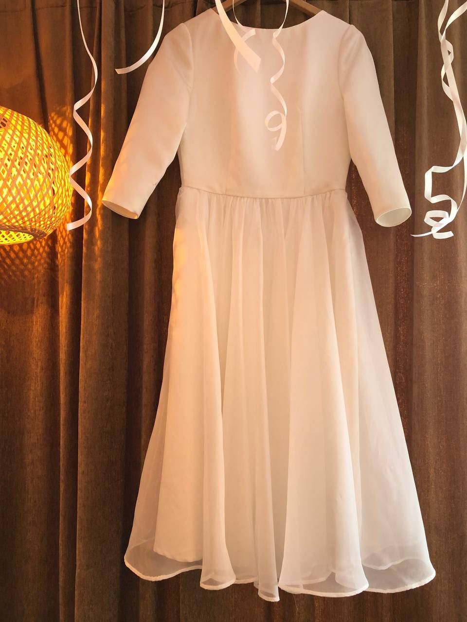 Весільня сукня , довжина міді