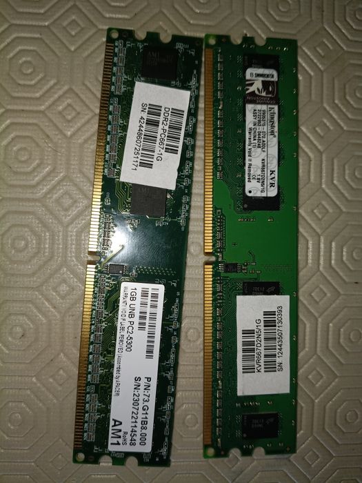 2 memória RAM DDR2 Kingston KVR667D2N5/1G