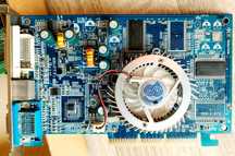Placa gráfica NVIDIA GeForce FX 5600 XT GPU