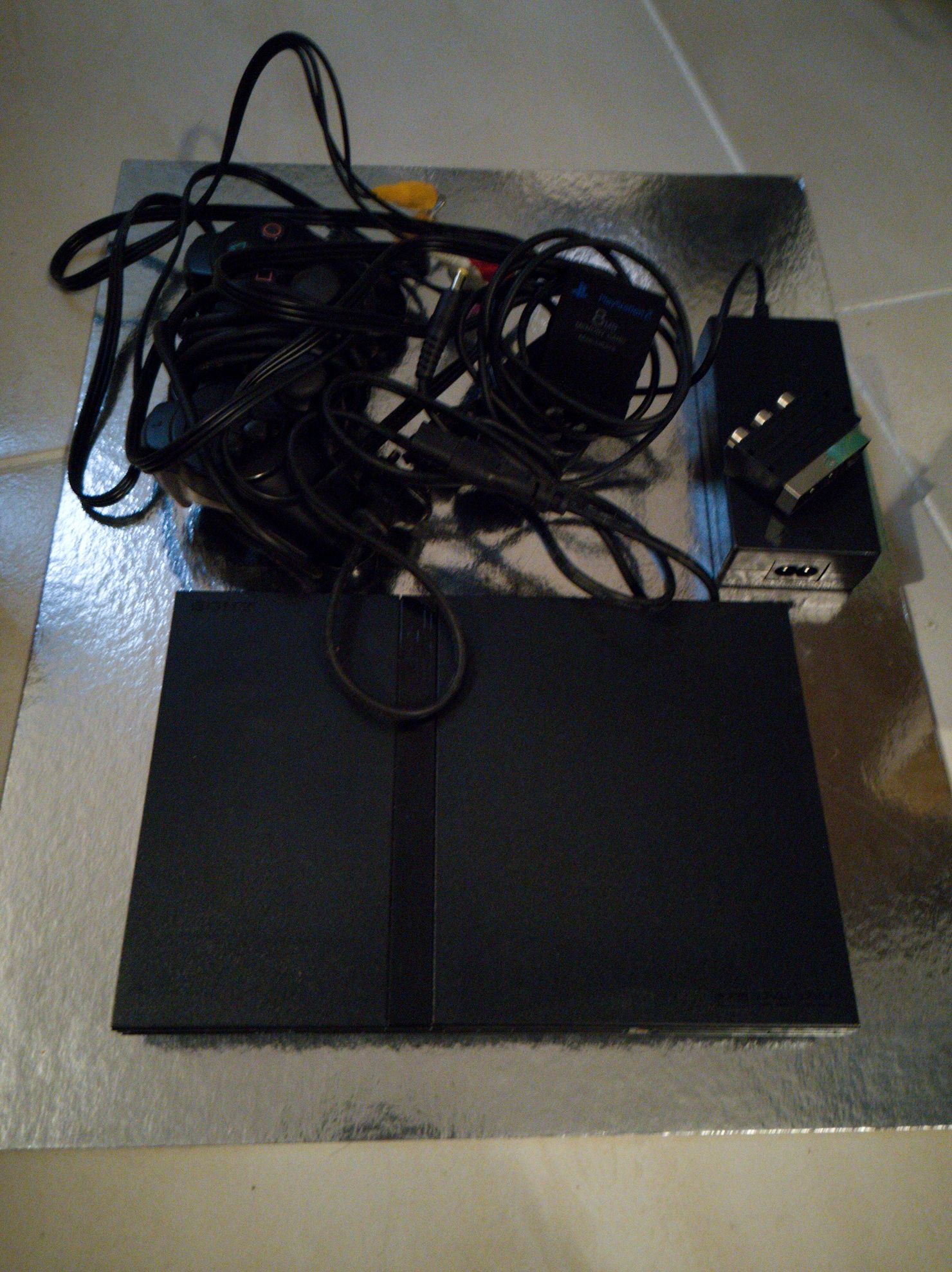 Playstation 2 com comando +1 cartão de 8 MB