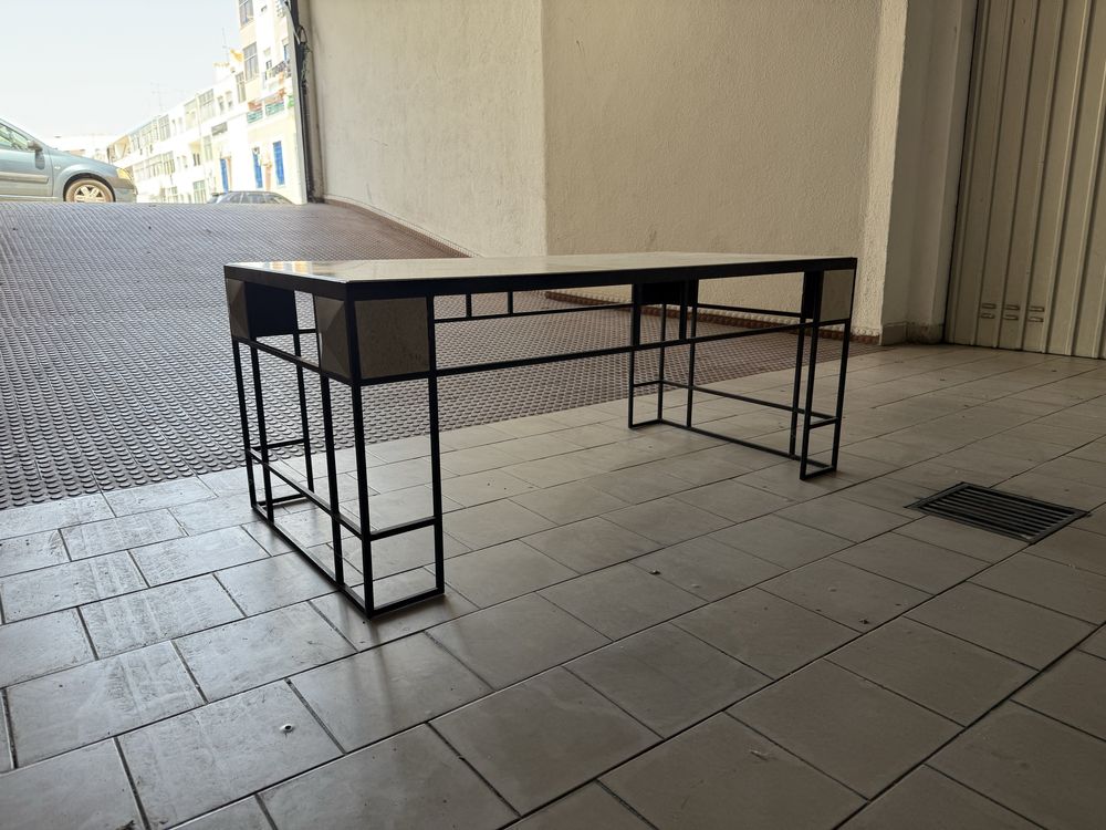 Mesa de Apoio - pedra molianos
