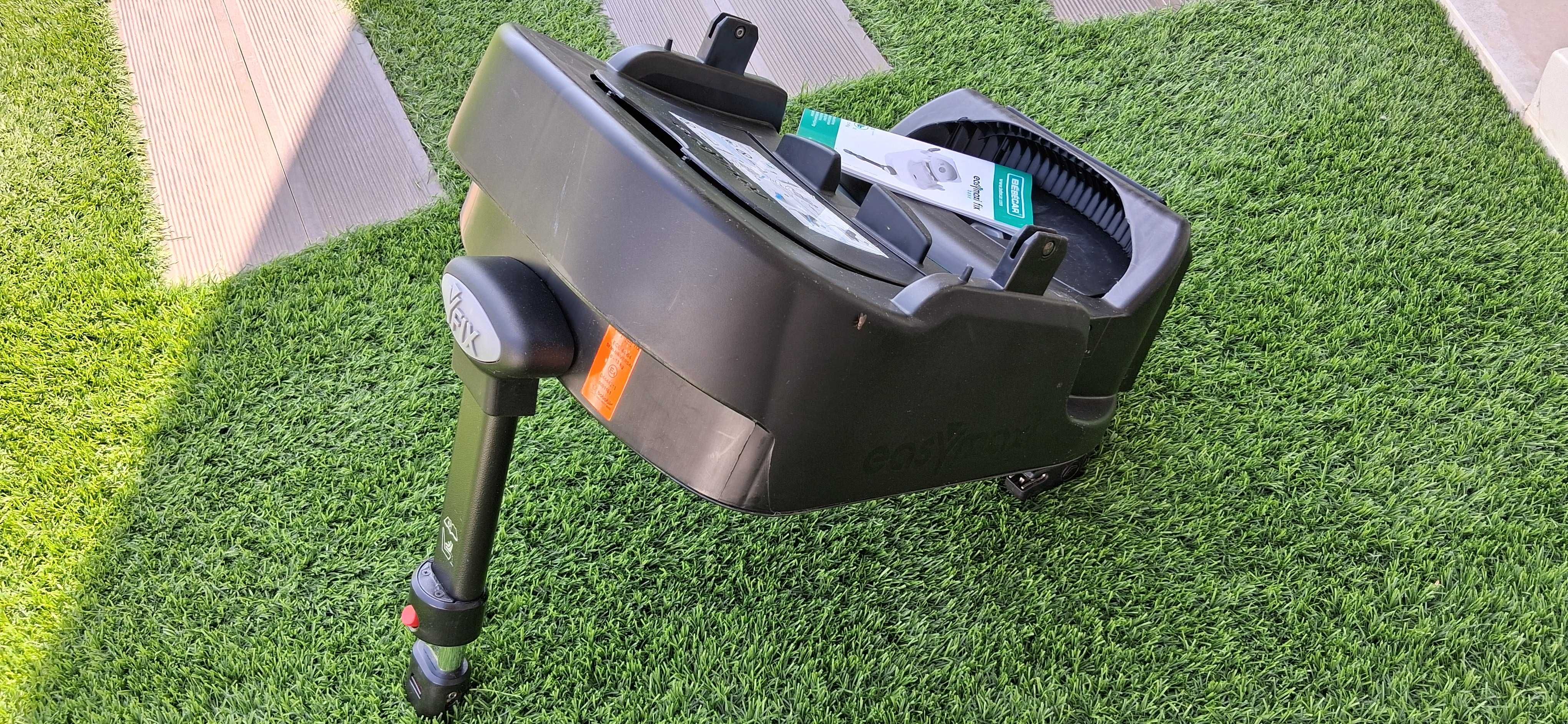 Conjunto bébé: cadeira auto, base ISOFIX, cadeira alimentação e grade