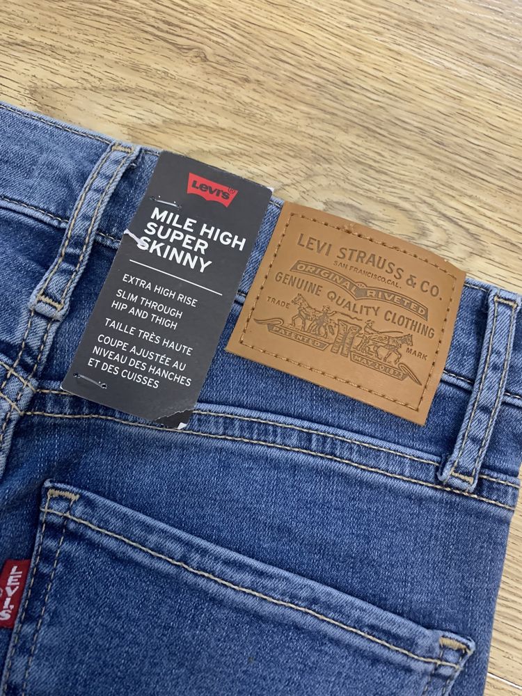 Продам нові джинси для дівчини
