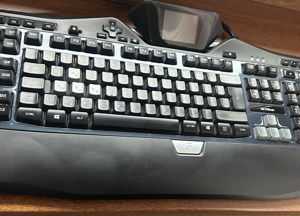 Топова ігрова клавіатура Logitech G19S з екранчиком