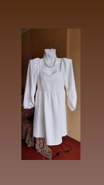 Платье белое нарядное