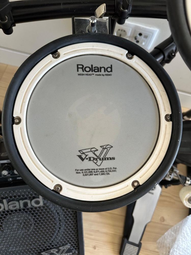 V-Drums Bateria TD-11KV com Amplificador Roland