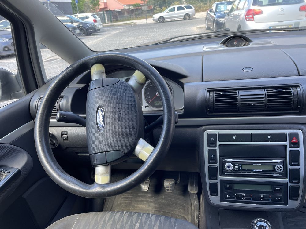 Ford Galaxy 2002 – 7 lugares | Ideal para família ou transporte