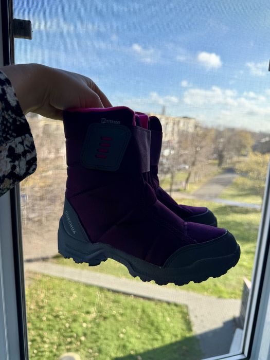 Зимові теплі черевики в ідеальному стані