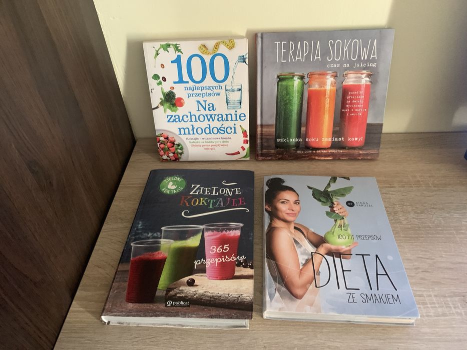 Cztery Książki między innymi Zielone Koktajle