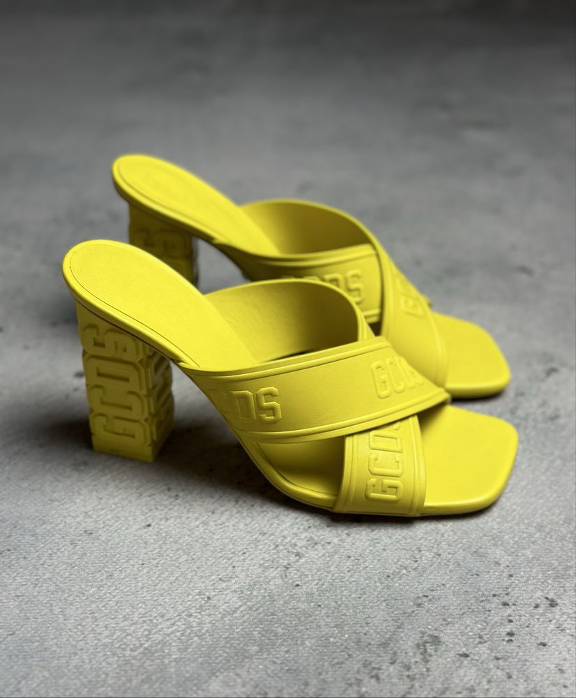 Buty GCDS Capri Cross rozm 38 damskie żółte klapki na słupku skórzane