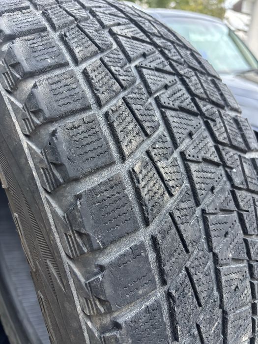 Продам комплект зимовоі резини R 18 265/60