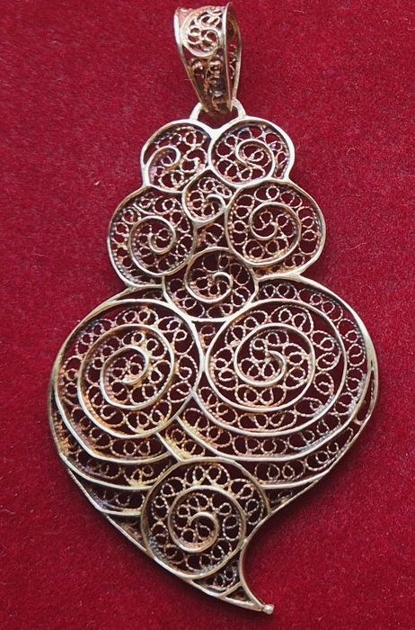 Coração prata dourada