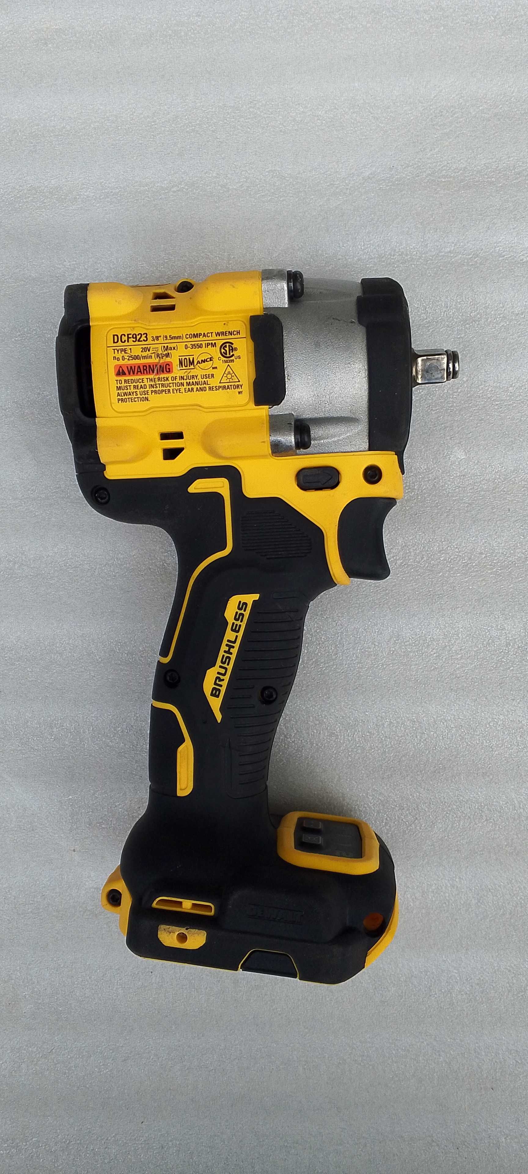 Акумуляторний безщітковий гайковерт Dewalt DCF923 MAX, США