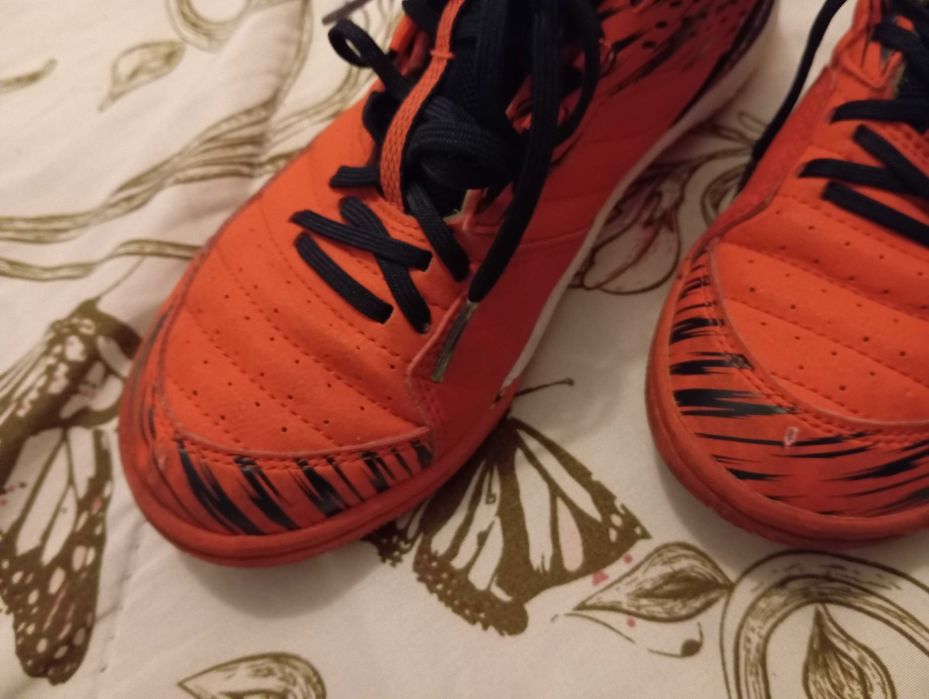 Sapatilhas Futsal Kipsta- Tamanho 35