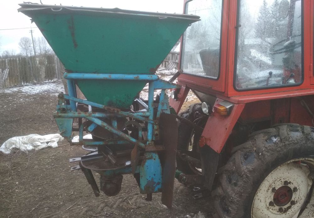 продам лійку для розкидання міндобрив