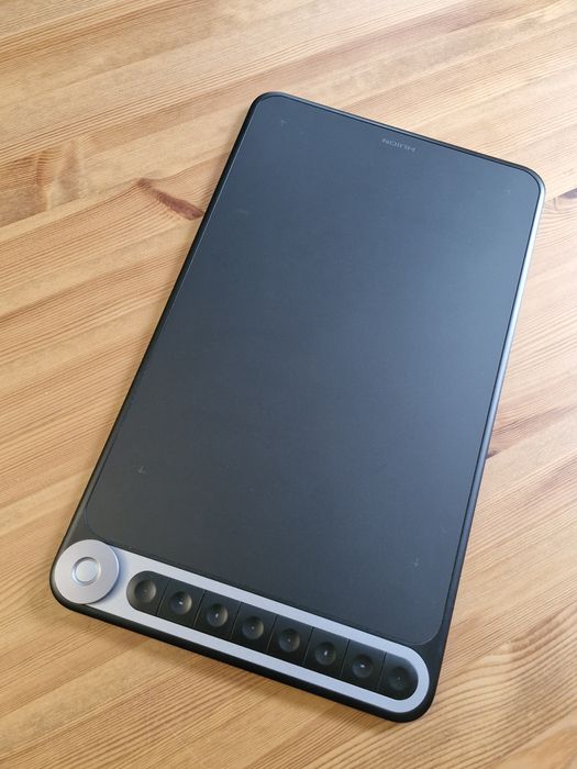 Tablet graficzny huion q620m