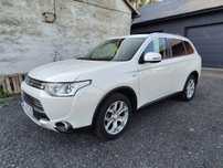 Mitsubishi Outlander 2.0b+hybryda plug in 4x4