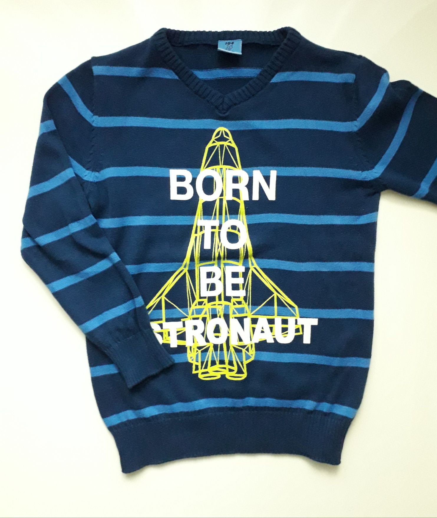 Nowy sweterek, bluza dla chłopca rozm 104