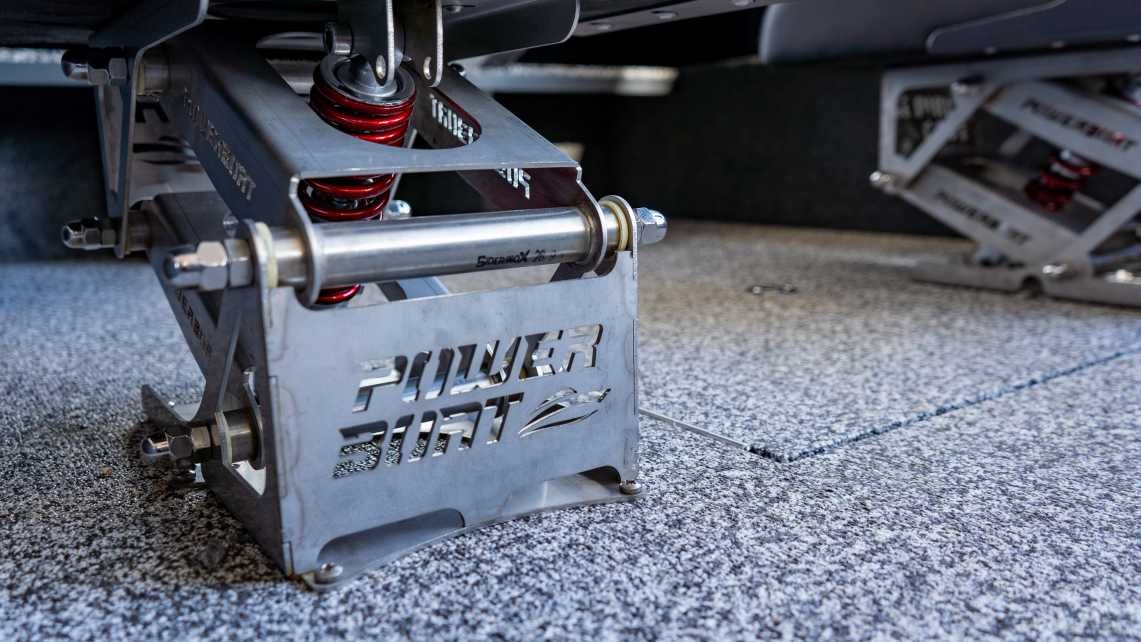 ЧОВЕН Powerboat 520 DC