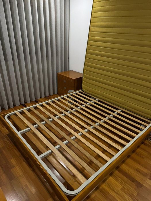 Mobília em madeira "faia" em excelente estado