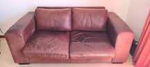 Sofa de pele em bom estado