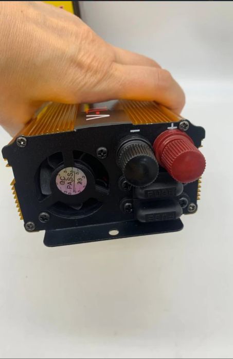 Інвертор,перетворювач напруги V-tek 2500 W 12-120V