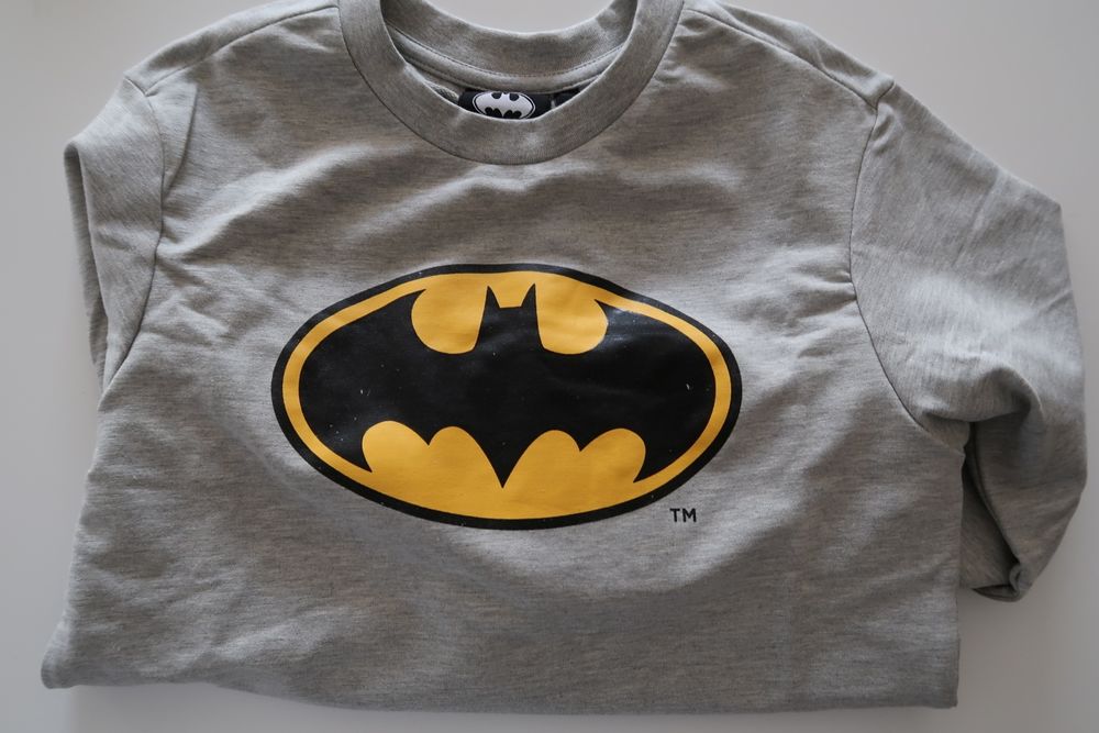Bluza chłopięca Batman Hummel nowa 122