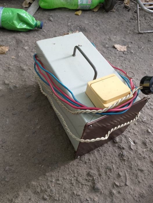 Зарядное устройство 12 В