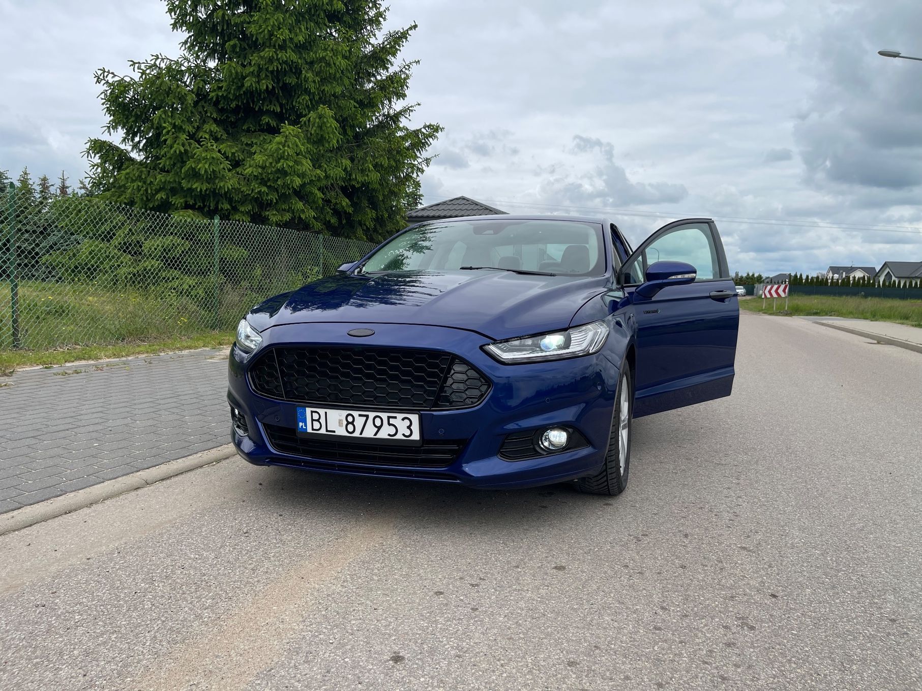 Ford Mondeo Fusion PHEV Hybrid Titanium Apple CarPlay Android Auto