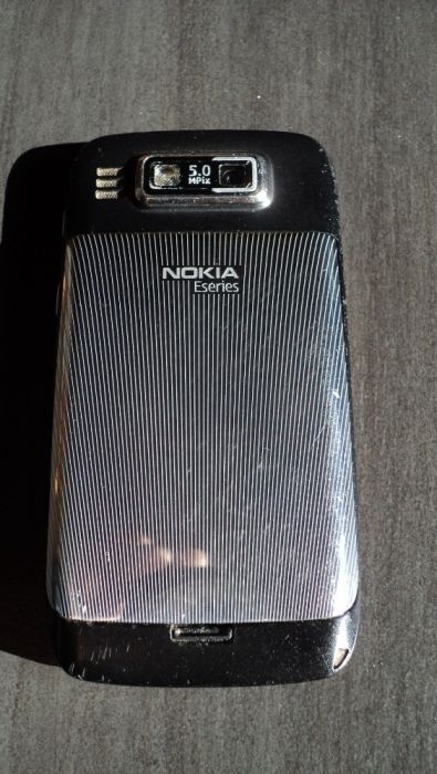 Nokia E72