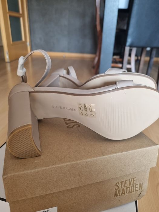 Sandálias Steve Madden