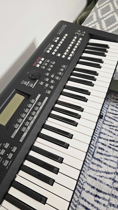 YAMAHA MOXF6 +karta flash + dedykowany pokrowiec