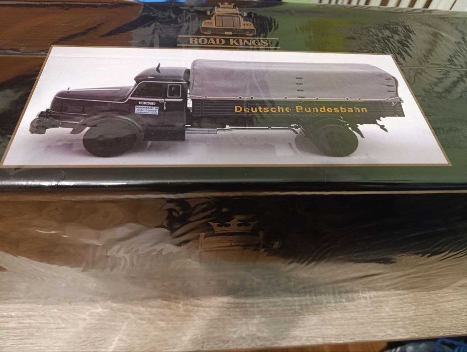 Модель автомобіля Road Kings 1:18 Krupp Titan SWL 80